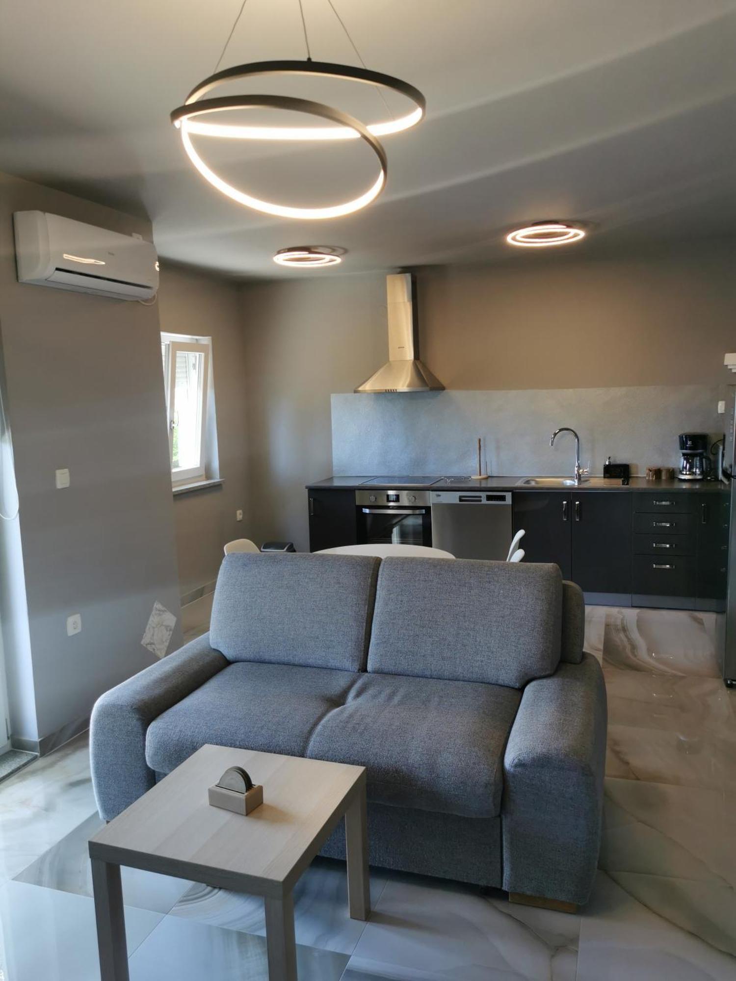 Apartment Luki Повіле Екстер'єр фото